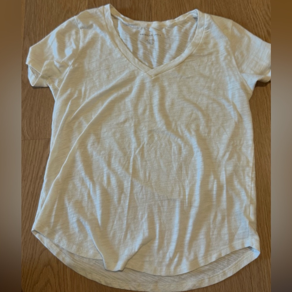 American Eagle V-Neck white T-Shirt soft neutral Aerie basic